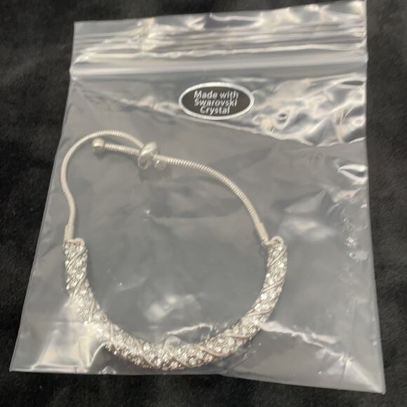 NWOT Silver Swarovski Elements Crystal Cluster Slider Bracelet - Picture 6 of 9